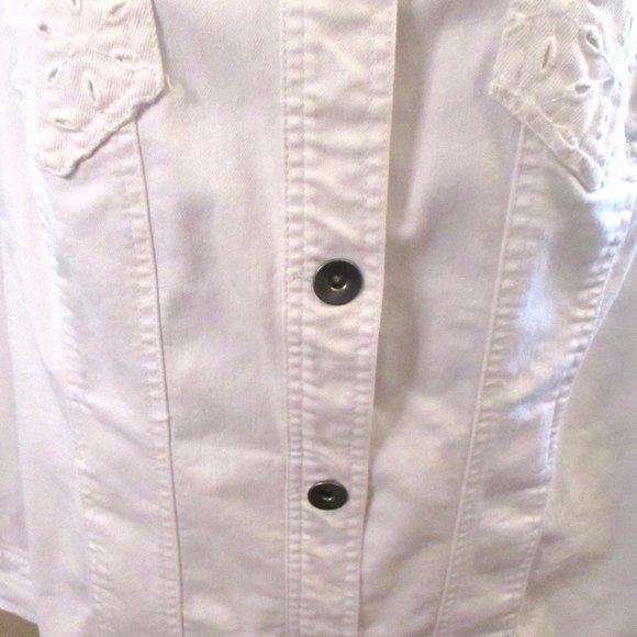 Catherines Women's Plus Size White Jean Style Jacket, Eyelet, Pockets, Size 1X - Picture 4 of 13